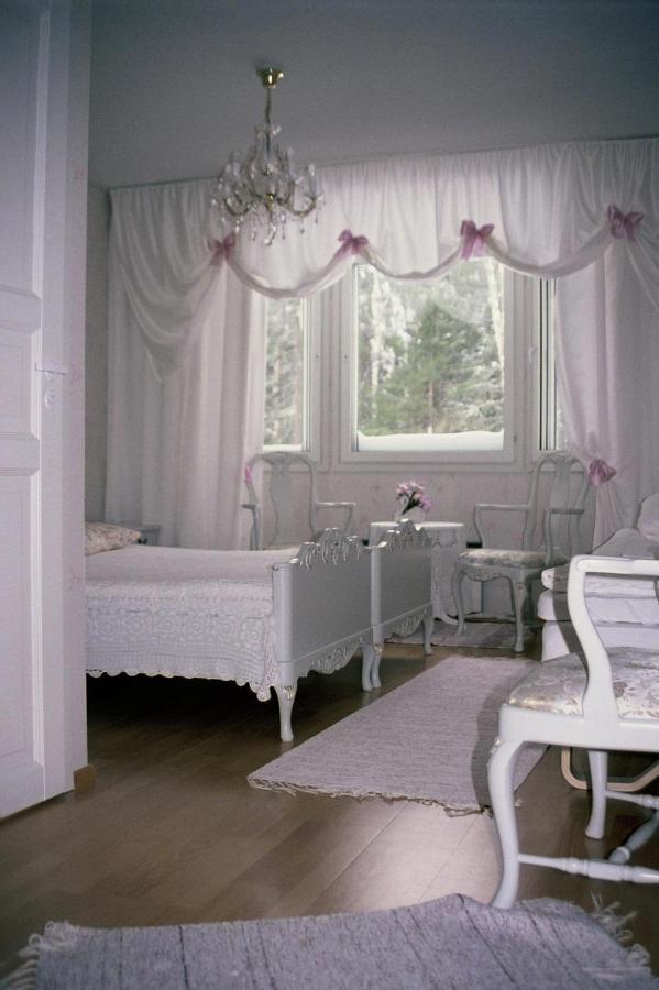 Hotelli Kultainen Joutsen Kuusamo Exterior photo