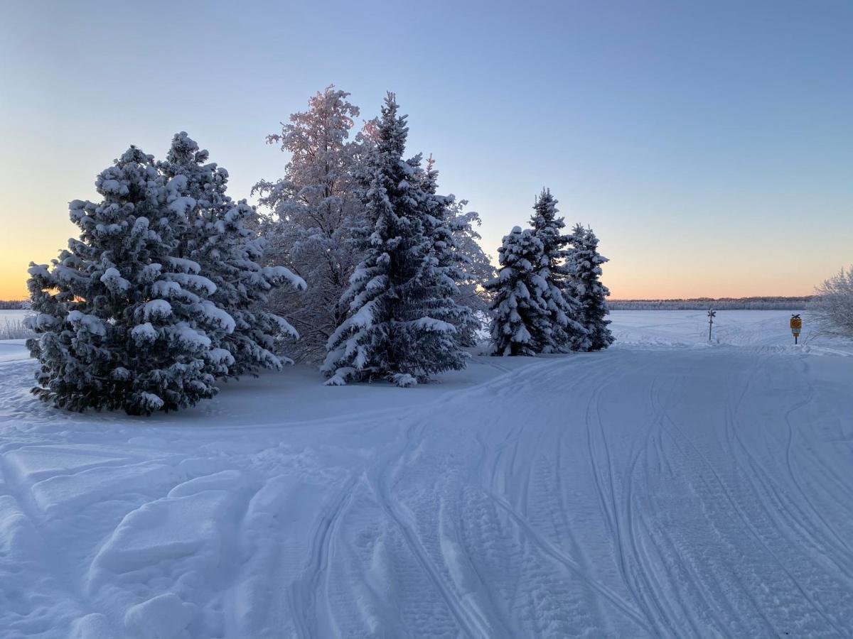 Hotelli Kultainen Joutsen Kuusamo Exterior photo